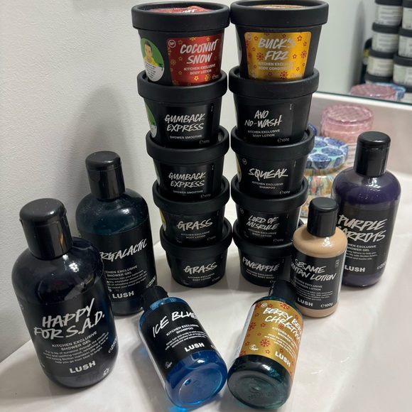 Lush Body Washes Bath Bombs Lotions and Scrubs - Picture 2 of 13